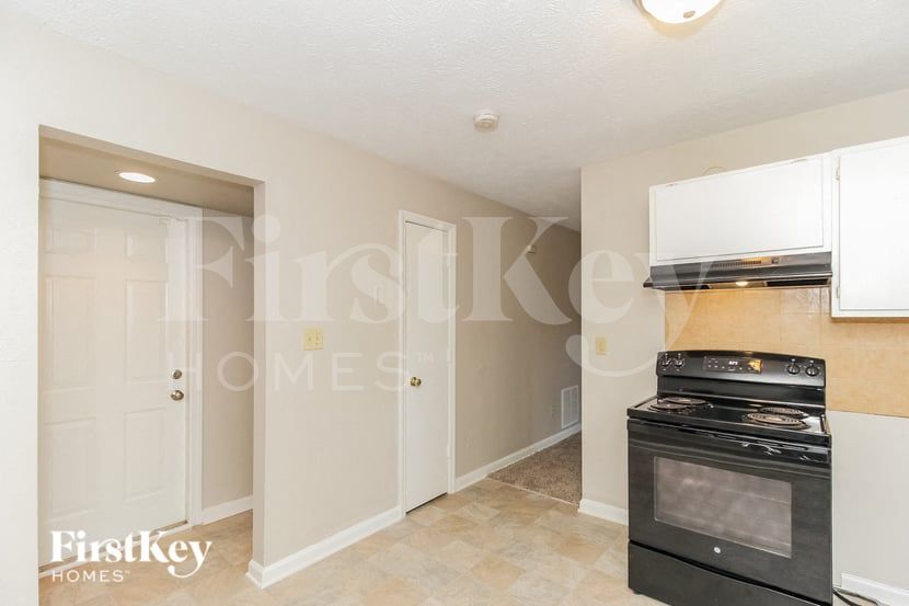 Building Photo - 5211 Scarbrough Ln
