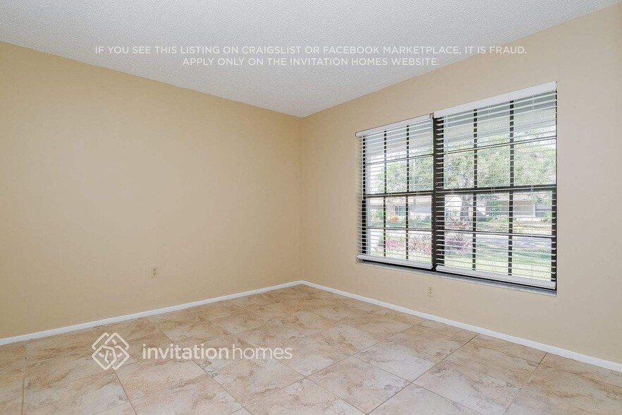 Building Photo - 203 Arbor Dr E