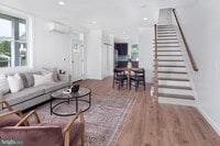 Building Photo - 168 John St