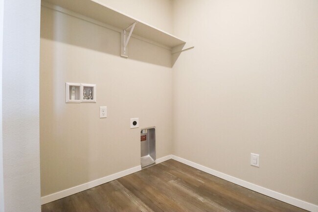 Building Photo - New Construction Home! 4 Bed 2 Bath With P...