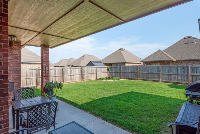 Building Photo - 5112 SW 120th Ct