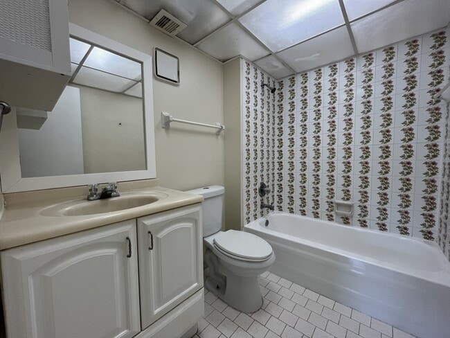 Building Photo - 8051 S Colony Cir