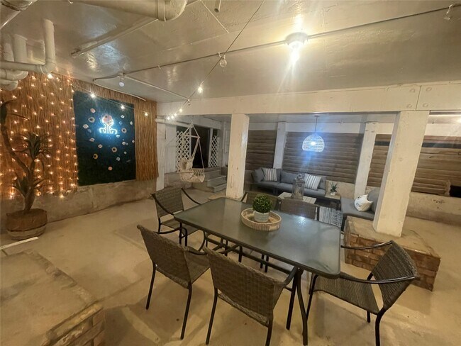 Building Photo - 1212 55th St