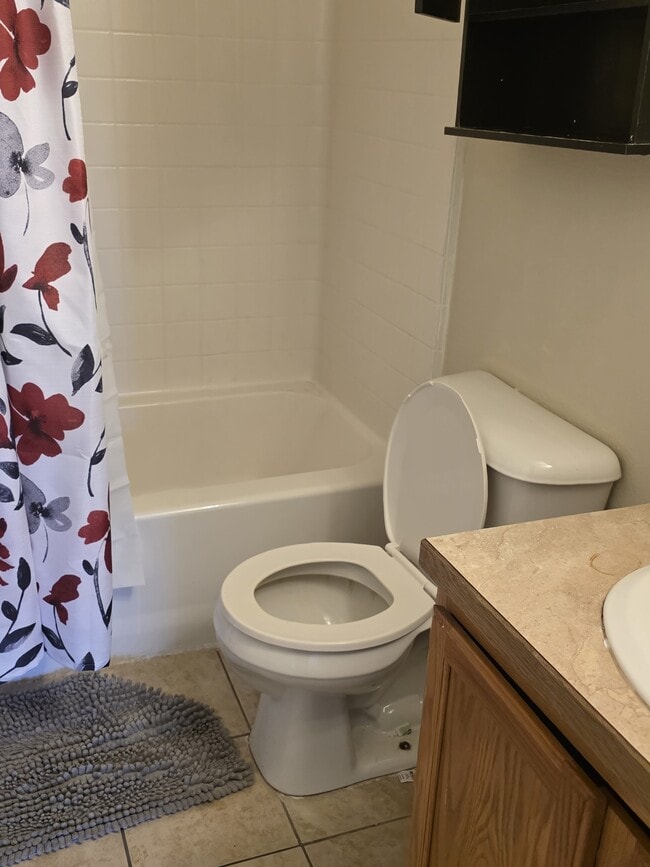 Building Photo - 1548 Haines St