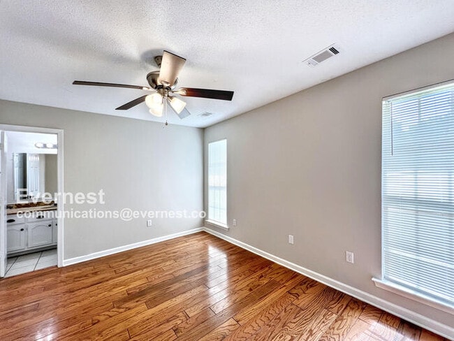 Building Photo - 9136 Bentley Woods Dr