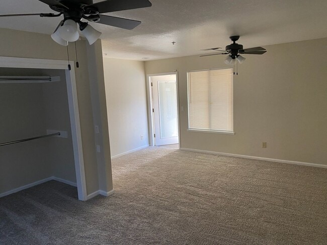 Building Photo - 3710 W Sunnyside Ct