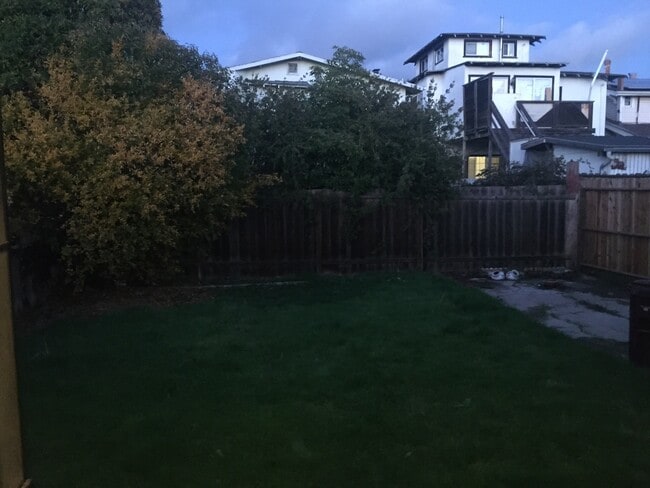 Building Photo - Wonderful2BR in Maxwell ParkHWF BackYard,10MinBikeRide2BART-5440