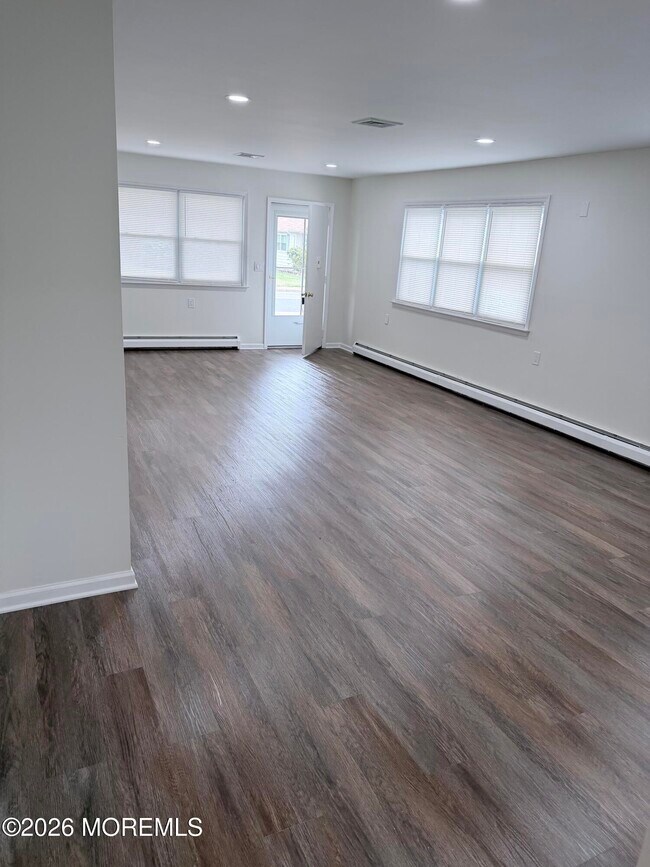 Building Photo - 90 Barbados Dr S