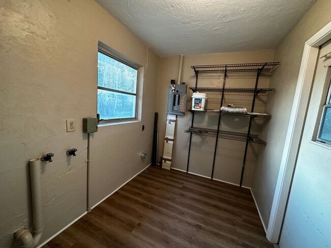 Building Photo - Beverly Hills Cutie 1/1