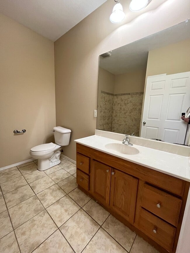 Building Photo - 2 Bedroom Twinhome For Rent in Lennox, SD!!