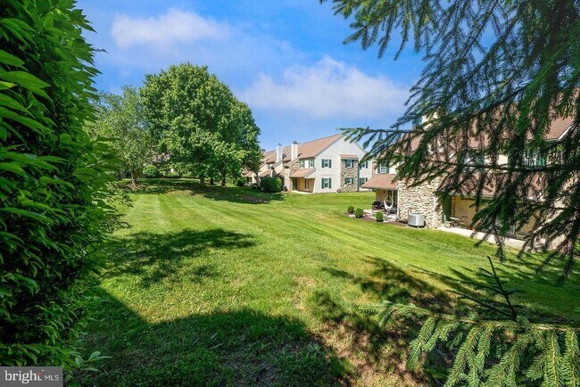 Building Photo - 305 Westridge Cir