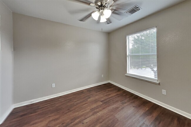 Building Photo - 6439 Lily Hollow Ct