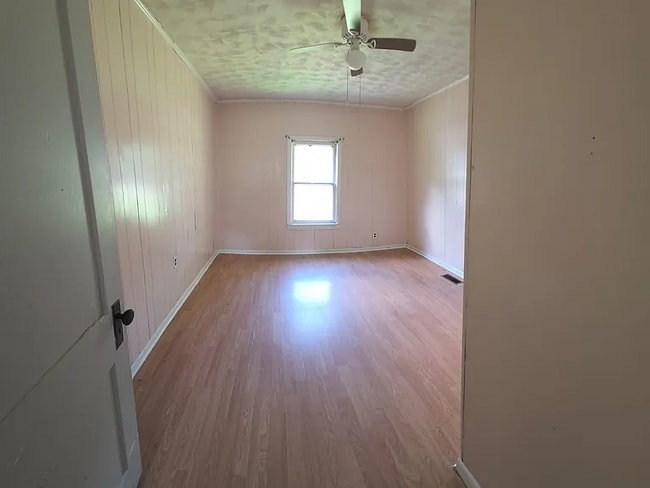 Building Photo - 415 N Eclipse St