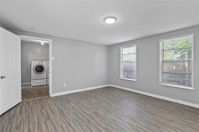 Building Photo - 2821 Gladstone Dr