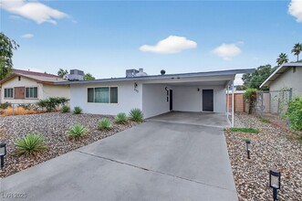 Building Photo - 333 S Tonopah Dr