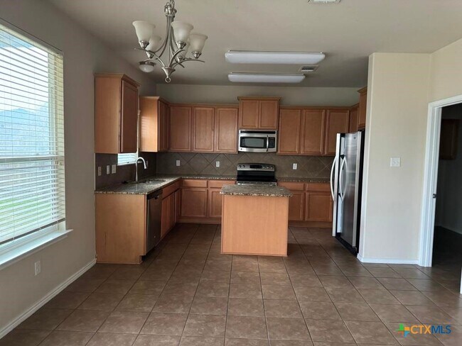 Building Photo - 4902 Bridgewood Dr