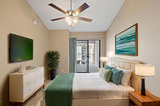 Building Photo - 203 E 31st St