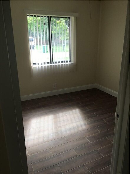 Building Photo - 4231 SW 55th Ave