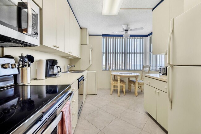 Building Photo - 5200 N Ocean Blvd