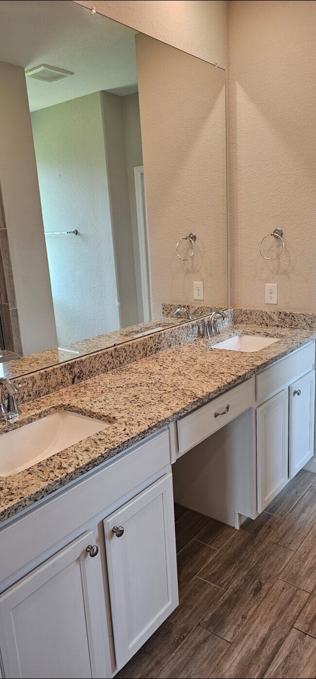 Building Photo - 2907 Velda May Dr