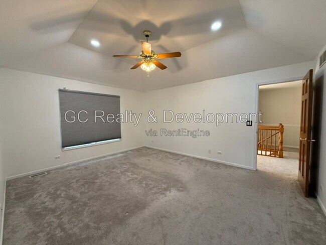 Building Photo - 882 Clarendon Ln