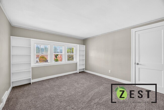 Building Photo - 15494 Bringard Dr