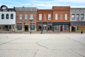 Building Photo - 318 S Locust St