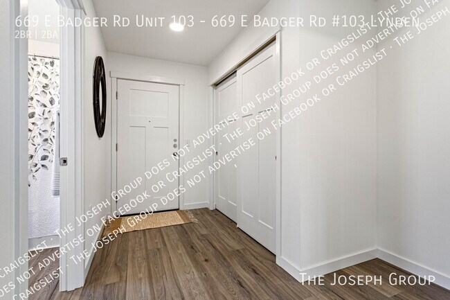 Building Photo - 669 E Badger Rd