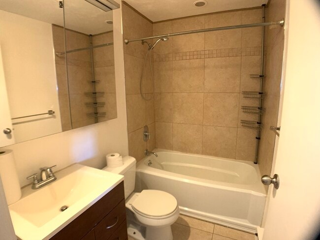 Building Photo - 115 W Squantum St