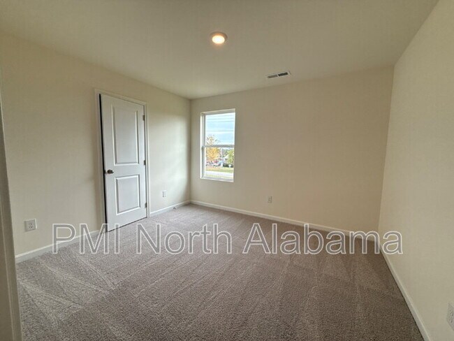 Building Photo - 112 Vulcan St