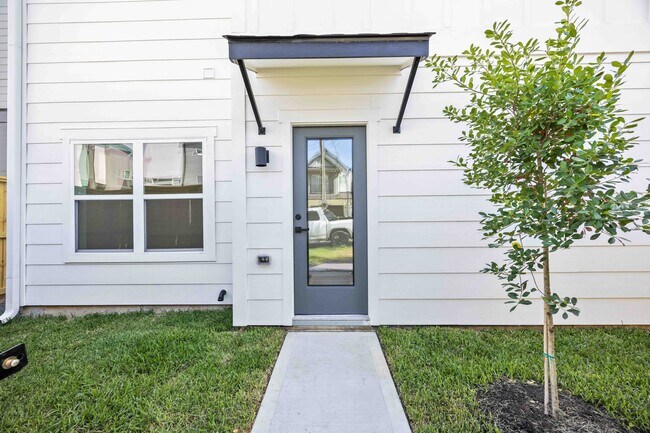 Building Photo - 6735 Peerless St