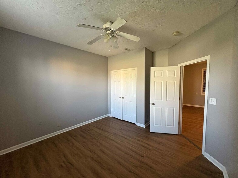 Building Photo - 1213 Chinook Cir