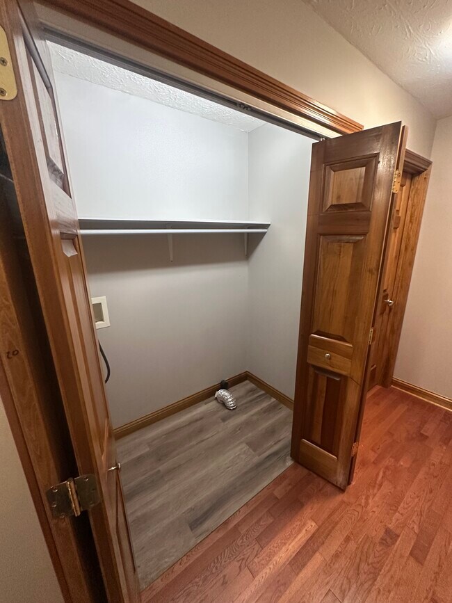 Building Photo - 1119 Kelly Rd