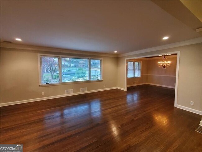 Building Photo - 4615 Mystic Dr NE