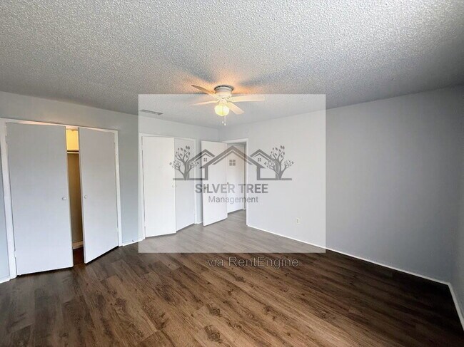 Building Photo - 4820 Wellesley Ave