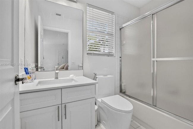 Building Photo - 981 Waterside Cir