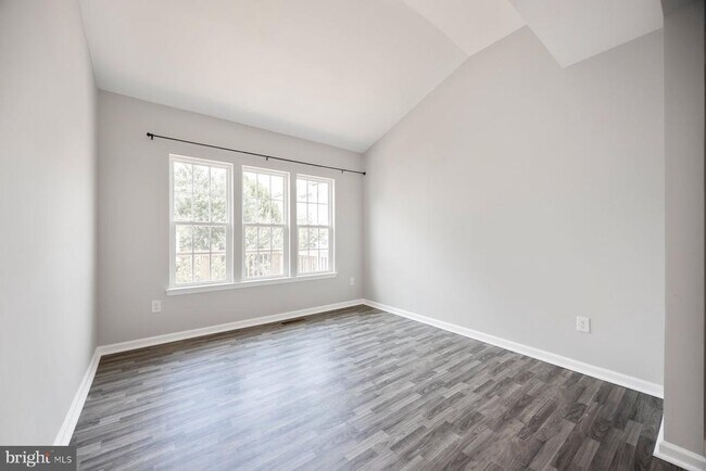 Building Photo - 947 Chase Walk
