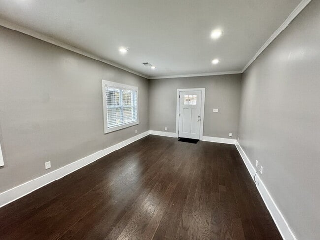 Building Photo - 1046 Tanglewood St