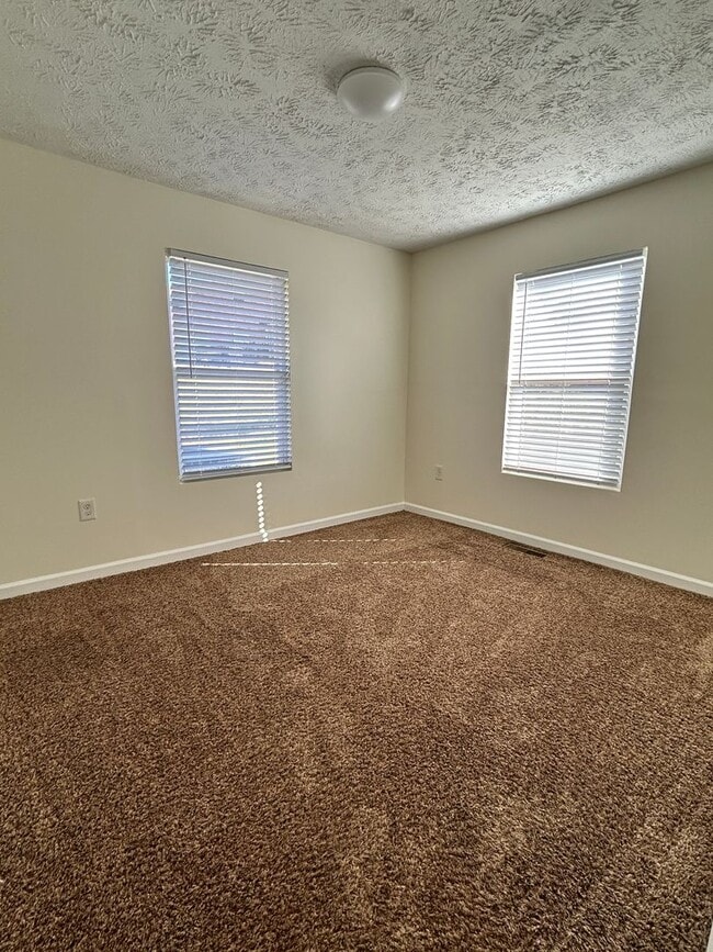 Building Photo - 2128 Fir St