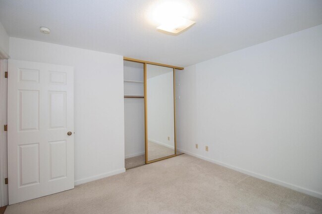 Building Photo - Spacious 3 Bed/2 Bath Flat with Stunning City Views | AMSI | Alexandr Metlinski