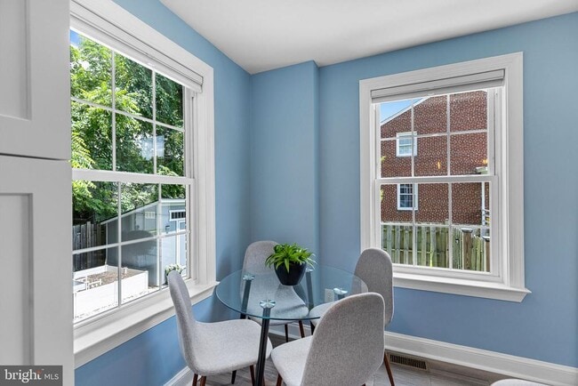 Building Photo - 2613 S Troy St