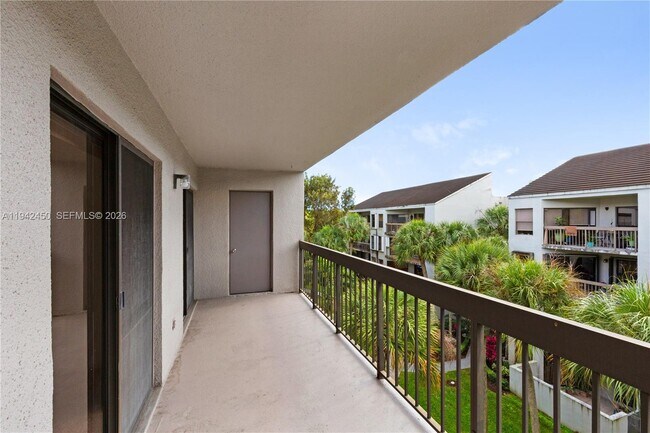 Building Photo - 8810 SW 132nd Pl