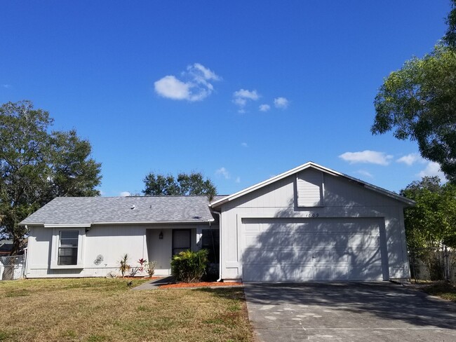 Primary Photo - Charming 3 Bedroom 2 Bathroom Single Famil...