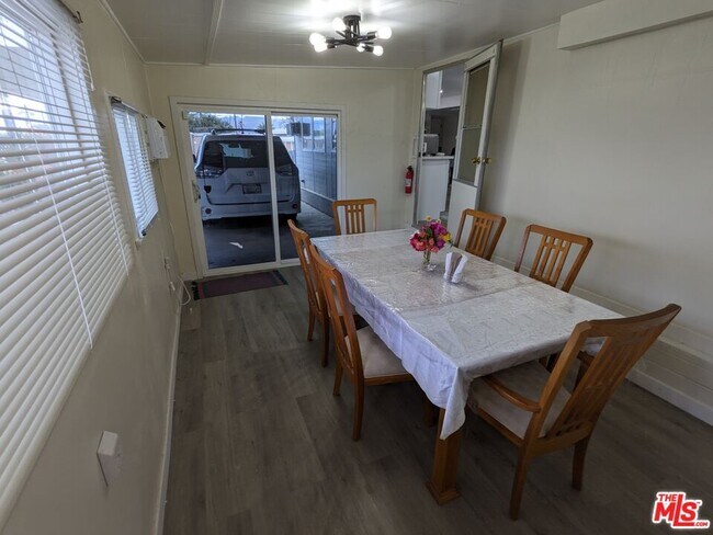 Building Photo - 32180 Saucon Valley St