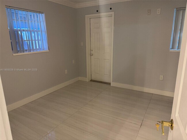Building Photo - 2233 NE 173rd St