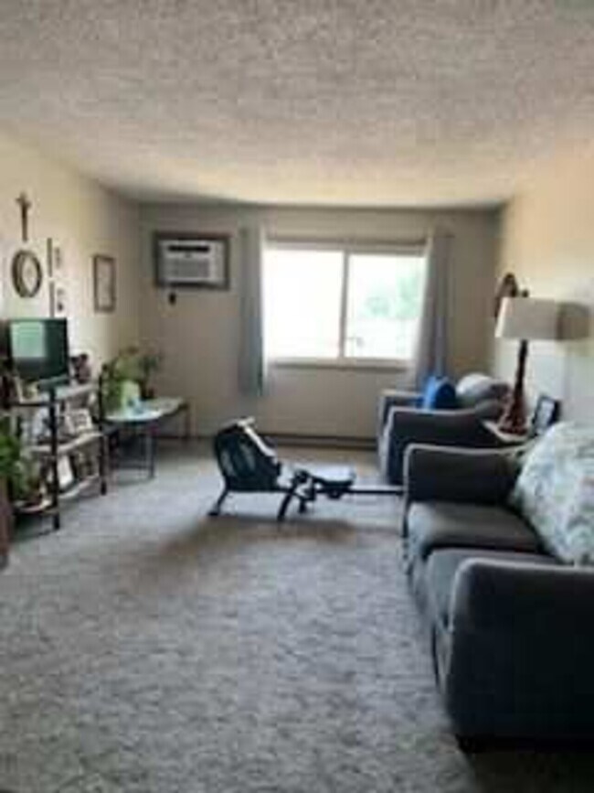 Sunrise Apartments LLC 16 Unit 910 E 2nd St Litchfield MN 55355 Apartment Finder
