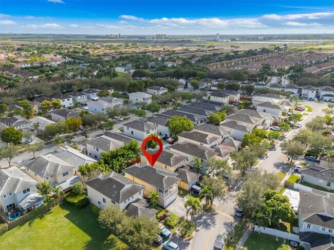 Building Photo - 239 SE 31st Terrace