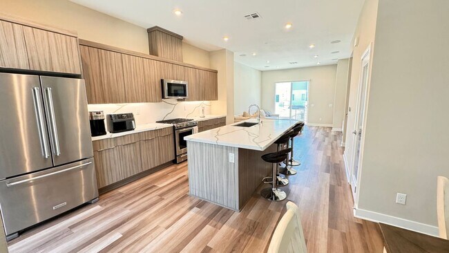 Building Photo - 1307 W Cara Dr