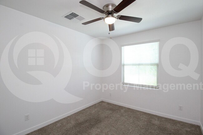 Building Photo - 16396 W Questa Dr