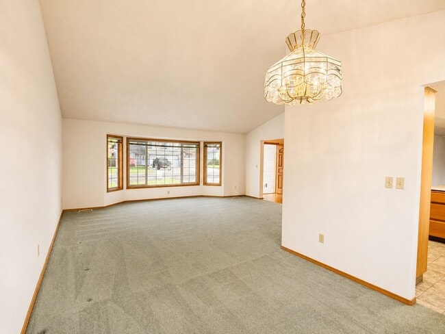 Building Photo - 226 Sparks Dr